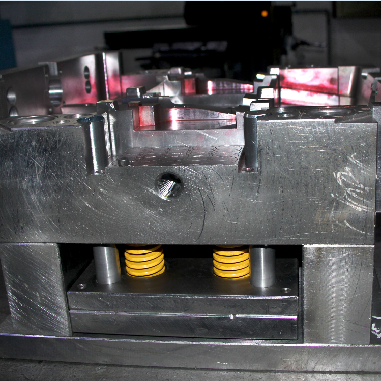 九州体育（中国）九州体育有限公司注塑模具加工一体