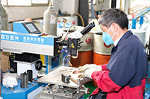 中山九州体育(中国)注塑模具-工模车间激光焊加工 中山九州体育(中国)注塑模具-工模车间激光焊加工